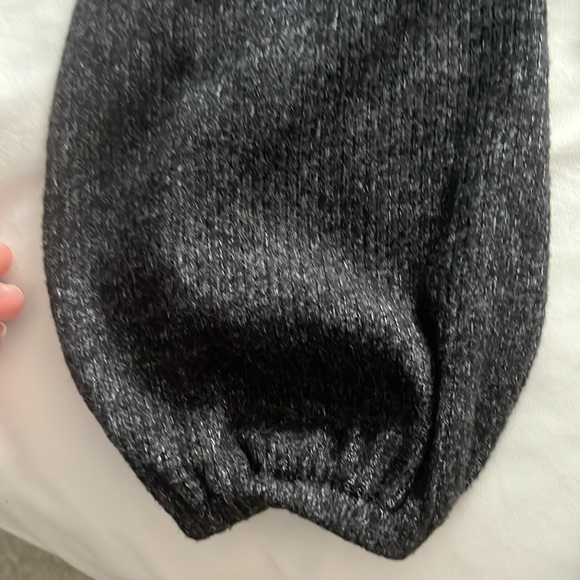 Plunging V sweater - Picture 3 of 4